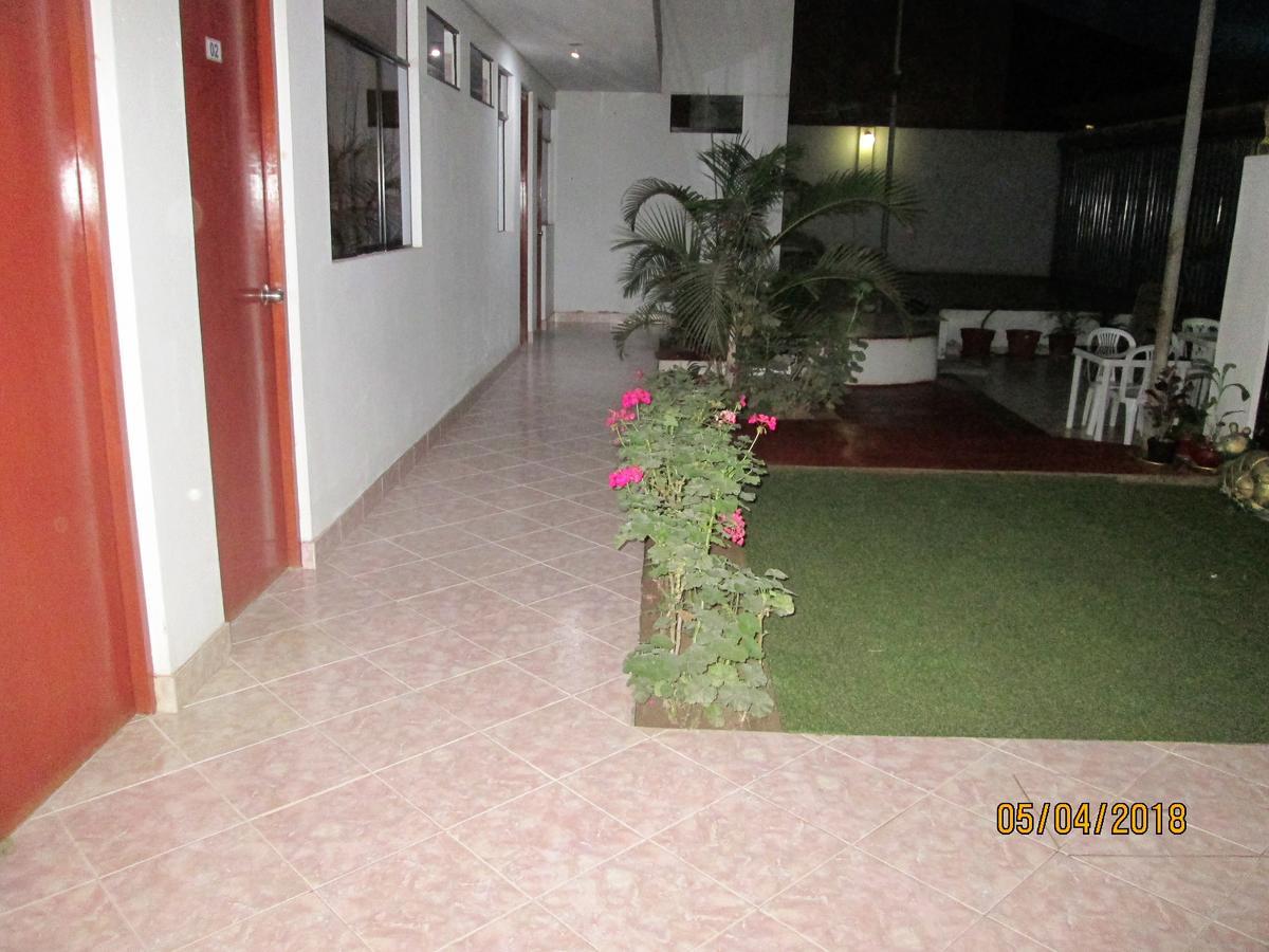 Hostal Caprichos Huacho Exteriér fotografie